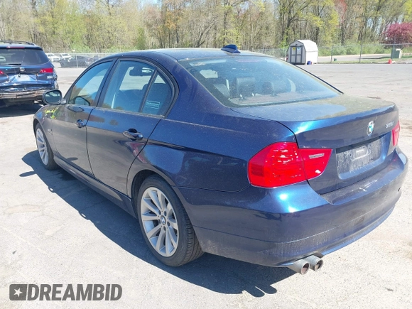 2011 BMW 3 Series 328i xDrive with VIN WBAPK5G5XBNN79573, listed as a IAAI auction lot 42130812 with 88,206 mi miles. Bid and sale history available at carsss.com. Image 3.