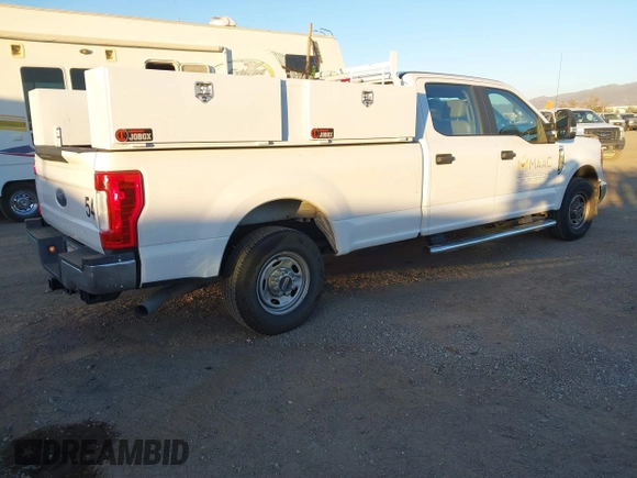 2019 Ford Super Duty F-250 SRW XL with VIN 1FT7W2A69KED53077, listed as a IAAI auction lot 40785535 with 47,928 mi miles. Bid and sale history available at carsss.com. Image 4.