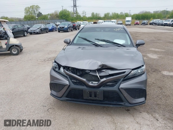 2023 Toyota Camry SE z VIN 4T1G11AK2PU088324, wystawiony jako IAAI lot #42173302 z przebiegiem 72 239 mil mil oraz . Historia ofert i sprzedaży dostępna na DreamBid. Obrazek 12.
