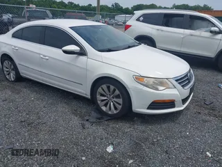 2012 Volkswagen CC Sport z VIN WVWMP7AN8CE501662, wystawiony jako IAAI lot #42702756 z przebiegiem 103 165 mil mil oraz . Historia ofert i sprzedaży dostępna na DreamBid. Obrazek 1.