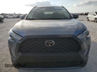 2024 Toyota Corolla Cross LE z VIN 7MUCAAAG8RV082538, wystawiony jako Copart lot #57949315 z przebiegiem 16 218 mil mil oraz Czysty tytuł • Clean title. Historia ofert i sprzedaży dostępna na DreamBid. Obrazek 5.