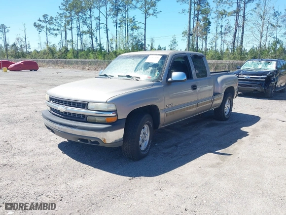2002 Chevrolet Silverado 1500 LS with VIN 2GCEK19V721268944, listed as a IAAI auction lot 41822816 with 143,281 mi miles. Bid and sale history available at carsss.com. Image 2.