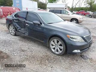 2008 Lexus LS 600h L z VIN JTHDU46F185005908, wystawiony jako IAAI lot #42037552 z przebiegiem 128 519 mil mil oraz . Historia ofert i sprzedaży dostępna na DreamBid. Obrazek 1.