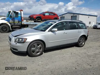 2005 Volvo V50 with VIN YV1MJ682752121203, listed as a Copart auction lot 53898685 with 173,348 mi miles and Salvage Title. Bid and sale history available at carsss.com. Image 1.