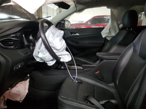 2020 Buick Encore GX Essence с VIN KL4MMGSL6LB101990, выставлен на аукционе Copart как лот 44363725 с пробегом 57 248 миль миль и Списание • Salvage title. История ставок и продаж доступна на DreamBid. Изображение 7.