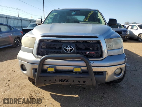 2013 Toyota Tundra z VIN 5TFEM5F14DX052283, wystawiony jako Copart lot #83600634 z przebiegiem 172 647 mil mil oraz Szkoda całkowita • Salvage title. Historia ofert i sprzedaży dostępna na DreamBid. Obrazek 5.