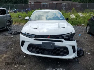 2024 Dodge Hornet R/T z VIN ZACPDFCW4R3A32891, wystawiony jako Copart lot #59114845 z przebiegiem 5 860 mil mil oraz Nie do naprawy • Non repairable. Historia ofert i sprzedaży dostępna na DreamBid. Obrazek 5.