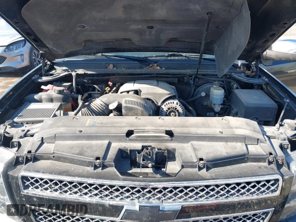 2008 Chevrolet Suburban Commercial with VIN 1GNFK16338J235887, listed as a IAAI auction lot 41371263 with 200,049 mi miles. Bid and sale history available at carsss.com. Image 10.