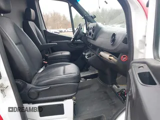 2021 Mercedes-Benz Sprinter Cargo with VIN W1Y4ECHY4MT070552, listed as a IAAI auction lot 41720548 with 110,401 mi miles and . Bid and sale history available at carsss.com. Image 5.