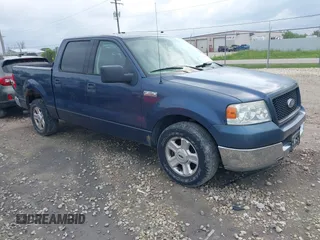 2004 Ford F-150 XLT z VIN 1FTPW12524KD11015, wystawiony jako IAAI lot #42445499 z przebiegiem 142 939 mil mil oraz . Historia ofert i sprzedaży dostępna na DreamBid. Obrazek 1.