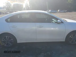 2024 Kia Forte LXS z VIN 3KPF24AD0RE778218, wystawiony jako IAAI lot #42302168 z przebiegiem 57 661 mil mil oraz . Historia ofert i sprzedaży dostępna na DreamBid. Obrazek 13.