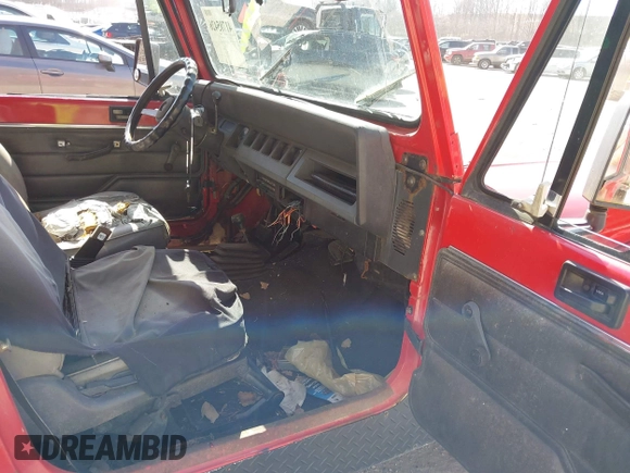 1994 Jeep Wrangler S with VIN 1J4FY19P6RP413984, listed as a IAAI auction lot 41785426 with 188,346 mi miles. Bid and sale history available at carsss.com. Image 5.