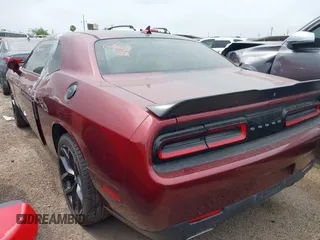 2019 Dodge Challenger SXT z VIN 2C3CDZAGXKH632914, wystawiony jako IAAI lot #42218764 z przebiegiem Nie podano mil oraz . Historia ofert i sprzedaży dostępna na DreamBid. Obrazek 3.