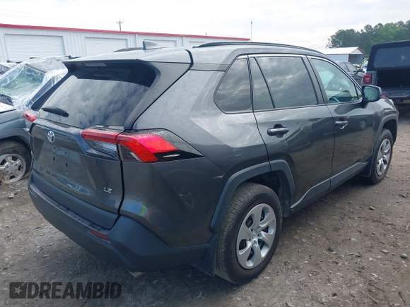 2021 Toyota RAV4 LE z VIN 2T3H1RFV5MC155993, wystawiony jako IAAI lot #42259037 z przebiegiem 79 719 mil mil oraz . Historia ofert i sprzedaży dostępna na DreamBid. Obrazek 4.