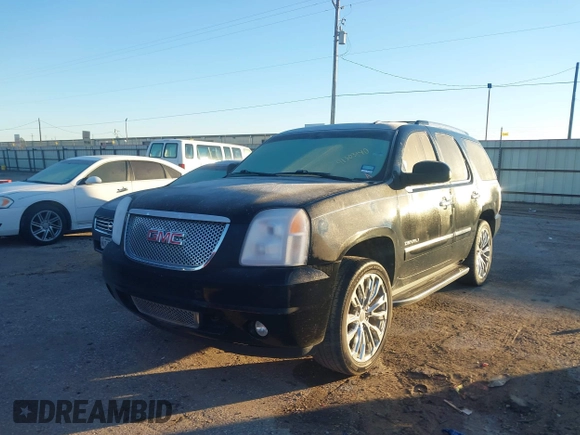 2012 GMC Yukon Denali with VIN 1GKS1EEF0CR292852, listed as a IAAI auction lot 41303140 with 227,316 mi miles. Bid and sale history available at carsss.com. Image 17.