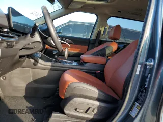 2025 Kia Carnival SX Prestige with VIN KNDNE5K36S6463692, listed as a Copart auction lot 85995684 with 7,615 mi miles and Salvage Title. Bid and sale history available at carsss.com. Image 7.