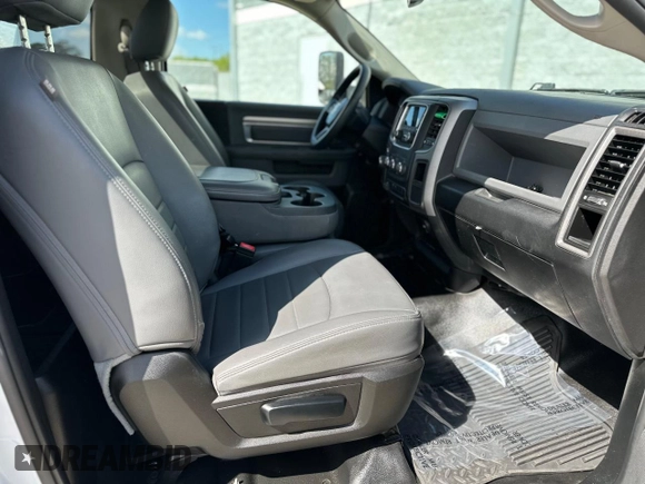 2020 Ram 1500 Tradesman with VIN 3C6JR6DG8LG263736, listed as a Copart auction lot 81547714 with 81,221 mi miles and Clean title. Bid and sale history available at DreamBid. Image 5.