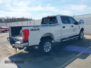 2017 Ford F-250 Lariat с VIN 1FT7W2B61HEC00975, выставлен на аукционе IAAI как лот 41722767 с пробегом 72 663 миль миль и . История ставок и продаж доступна на DreamBid. Изображение 4.
