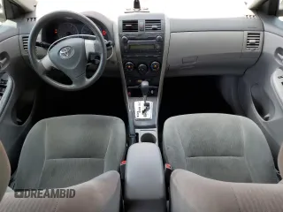 2010 Toyota Corolla z VIN 2T1BU4EE7AC397996, wystawiony jako Copart lot #61697225 z przebiegiem 180 177 mil mil oraz Szkoda całkowita • Salvage title. Historia ofert i sprzedaży dostępna na DreamBid. Obrazek 8.