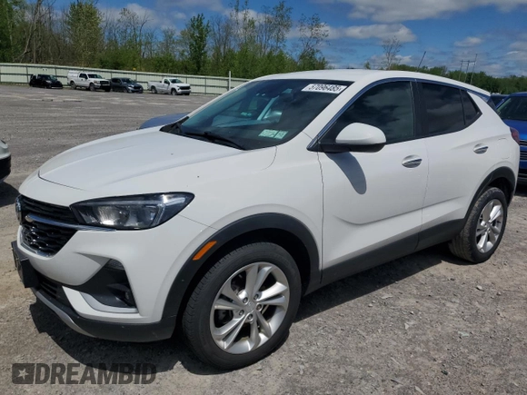 2021 Buick Encore GX Preferred z VIN KL4MMCSL8MB174725, wystawiony jako Copart lot #57096485 z przebiegiem 51 071 mil mil oraz Szkoda całkowita • Salvage title. Historia ofert i sprzedaży dostępna na DreamBid. Obrazek 1.