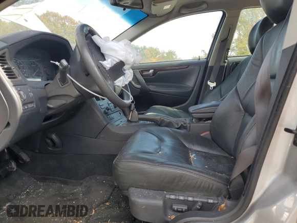 2002 Volvo V70 with VIN YV1SJ58D921202885, listed as a Copart auction lot 77737734 with 113,374 mi miles and Salvage Title. Bid and sale history available at carsss.com. Image 7.