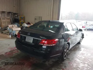 2016 Mercedes-Benz E-Class E 350 Luxury with VIN WDDHF8JB4GB178501, listed as a IAAI auction lot 41043310 with 126,903 mi miles. Bid and sale history available at carsss.com. Image 4.