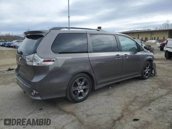 2012 Toyota Sienna SE z VIN 5TDXK3DC2CS199701, wystawiony jako Copart lot #50316225 z przebiegiem 212 383 mil mil oraz Szkoda całkowita • Salvage title. Historia ofert i sprzedaży dostępna na DreamBid. Obrazek 3.