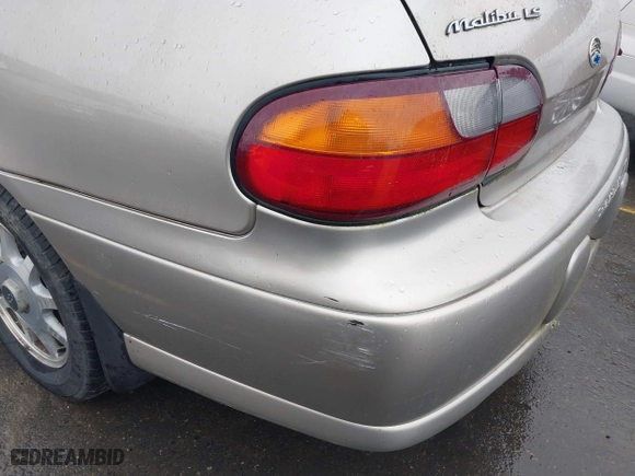1998 Chevrolet Malibu LS with VIN 1G1NE52M1W6249023, listed as a IAAI auction lot 41779319 with 71,307 mi miles. Bid and sale history available at carsss.com. Image 6.