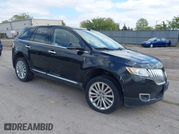 2013 Lincoln MKX with VIN 2LMDJ6JK9DBL37711, listed as a IAAI auction lot 42193737 with 188,360 mi miles. Bid and sale history available at carsss.com. Image 1.
