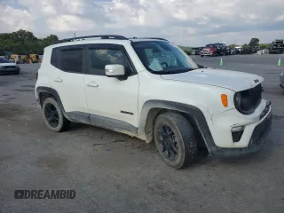 2020 Jeep Renegade Altitude with VIN ZACNJABB2LPL31651, listed as a Copart auction lot 68402614 with 135,031 mi miles and Salvage Title. Bid and sale history available at DreamBid. Image 4.