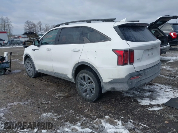 2022 Kia Sorento X-Line S z VIN 5XYRLDLCXNG150954, wystawiony jako IAAI lot #41581664 z przebiegiem 52 382 mil mil oraz . Historia ofert i sprzedaży dostępna na DreamBid. Obrazek 3.