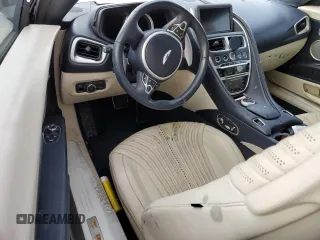 2022 Aston Martin DB11 z VIN SCFRMFCWXNGM11257, wystawiony jako Copart lot #75162314 z przebiegiem Nie podano mil oraz Szkody całkowita. Historia ofert i sprzedaży dostępna na DreamBid. Obrazek 8.