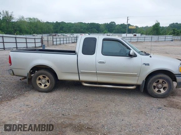 2000 Ford F-150 XL with VIN 1FTZX1725YNC17400, listed as a IAAI auction lot 42031955 with 1 mi miles. Bid and sale history available at carsss.com. Image 13.