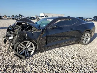2017 Chevrolet Camaro 1LT z VIN 1G1FB1RX0H0119813, wystawiony jako Copart lot #37977514 z przebiegiem Nie podano mil oraz Szkoda całkowita • Salvage title. Historia ofert i sprzedaży dostępna na DreamBid. Obrazek 1.