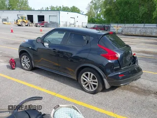 2011 Nissan Juke SV z VIN JN8AF5MV6BT022497, wystawiony jako IAAI lot #42315021 z przebiegiem 216 281 mil mil oraz . Historia ofert i sprzedaży dostępna na DreamBid. Obrazek 3.