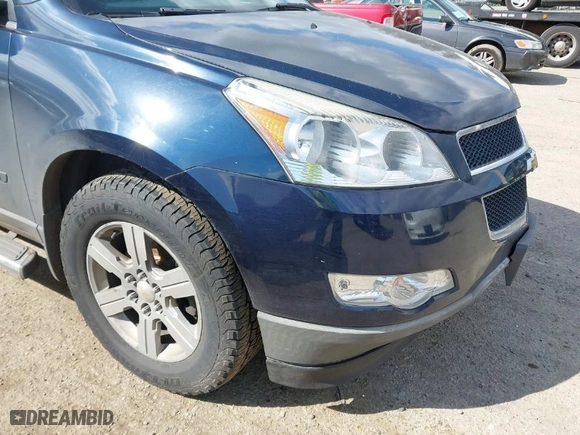 2010 Chevrolet Traverse LT w/1LT with VIN 1GNLRFEDXAS140202, listed as a IAAI auction lot 41953794 with 163,878 mi miles. Bid and sale history available at carsss.com. Image 6.