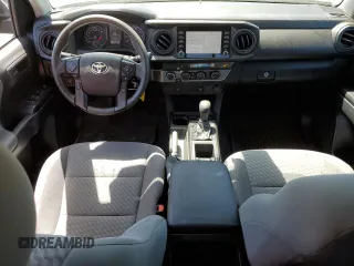 2022 Toyota Tacoma SR с VIN 3TMCZ5AN7NM503488, выставлен на аукционе Copart как лот 58147705 с пробегом 25 039 миль миль и Списание • Salvage title. История ставок и продаж доступна на DreamBid. Изображение 8.