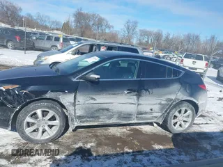 2010 Acura ZDX Advance Pkg with VIN 2HNYB1H6XAH500945, listed as a IAAI auction lot 41615198 with 108,068 mi miles. Bid and sale history available at carsss.com. Image 14.