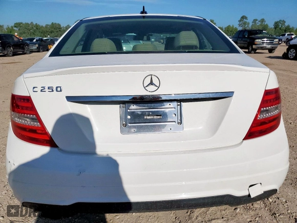 2014 Mercedes-Benz C 250 Sport with VIN WDDGF4HB5EA962960, listed as a Copart auction lot 62601655 with 34,620 mi miles and Salvage title. Bid and sale history available at DreamBid. Image 6.