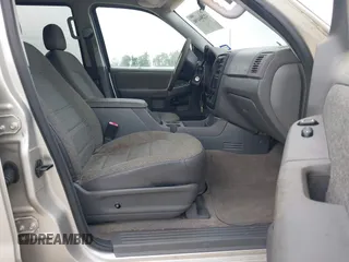 2004 Ford Explorer XLS z VIN 1FMZU62K74UC37365, wystawiony jako IAAI lot #42204190 z przebiegiem 144 350 mil mil oraz . Historia ofert i sprzedaży dostępna na DreamBid. Obrazek 5.