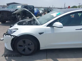 2023 Tesla Model 3 z VIN 5YJ3E1EA3PF604076, wystawiony jako IAAI lot #42181964 z przebiegiem 23 207 mil mil oraz . Historia ofert i sprzedaży dostępna na DreamBid. Obrazek 20.