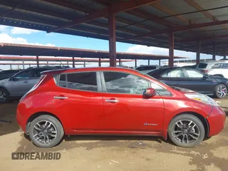 2015 Nissan LEAF SV with VIN 1N4AZ0CP5FC308068, listed as a IAAI auction lot 41582997 with 53,230 mi miles. Bid and sale history available at carsss.com. Image 13.