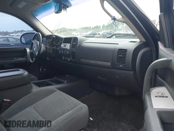 2009 Chevrolet Silverado 1500 LT with VIN 1GCEK29029Z176135, listed as a IAAI auction lot 41829053 with 191,084 mi miles and . Bid and sale history available at DreamBid. Image 5.