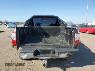 2017 Nissan Titan SV z VIN 1N6AA1EJ0HN538458, wystawiony jako Copart lot #47475775 z przebiegiem 139 224 mil mil oraz Szkoda całkowita • Salvage title. Historia ofert i sprzedaży dostępna na DreamBid. Obrazek 6.