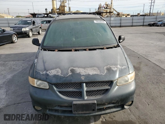 2000 Dodge Caravan SE with VIN 1B4GP44R6YB802320, listed as a Copart auction lot 79336244 with 163,919 mi miles and Clean Title. Bid and sale history available at DreamBid. Image 5.