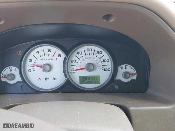 2006 Ford Escape XLT with VIN 1FMCU931X6KB64889, listed as a IAAI auction lot 41779430 with 202,177 mi miles. Bid and sale history available at carsss.com. Image 7.