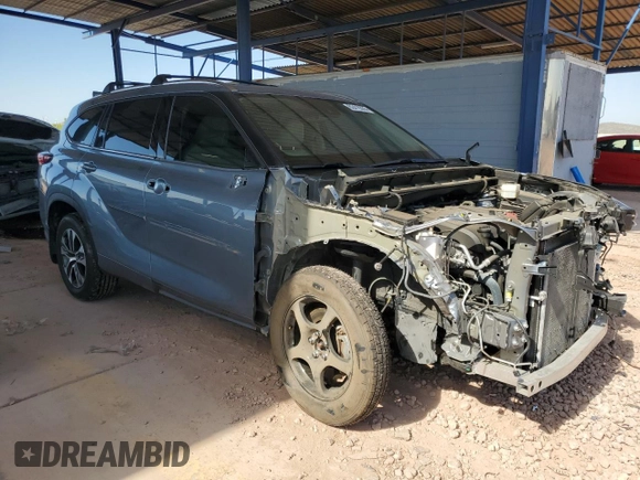 2021 Toyota Highlander XLE with VIN 5TDHZRBH1MS150749, listed as a Copart auction lot 62416335 with 43,900 mi miles and Salvage title. Bid and sale history available at DreamBid. Image 4.