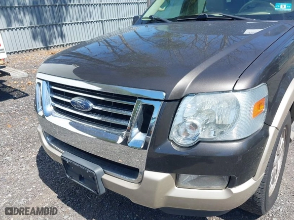 2007 Ford Explorer Eddie Bauer with VIN 1FMEU74E37UB16820, listed as a IAAI auction lot 42071919 with 117,630 mi miles. Bid and sale history available at carsss.com. Image 6.