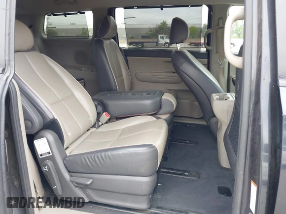 2017 Kia Sedona LX with VIN KNDMB5C14H6250704, listed as a IAAI auction lot 42074227 with 229,369 mi miles. Bid and sale history available at carsss.com. Image 8.