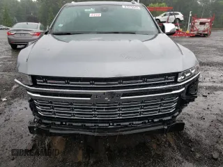 2022 Chevrolet Suburban Premier with VIN 1GNSCFKD3NR191152, listed as a Copart auction lot 61010543 with 56,508 mi miles and Clean title. Bid and sale history available at DreamBid. Image 5.